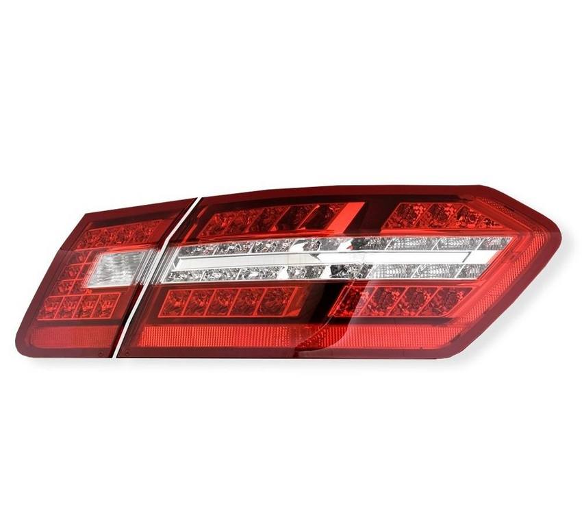 Mercedes Tail Light Set - Passenger Side Inner and Outer (LED) 2129060858 - ULO 2858404KIT